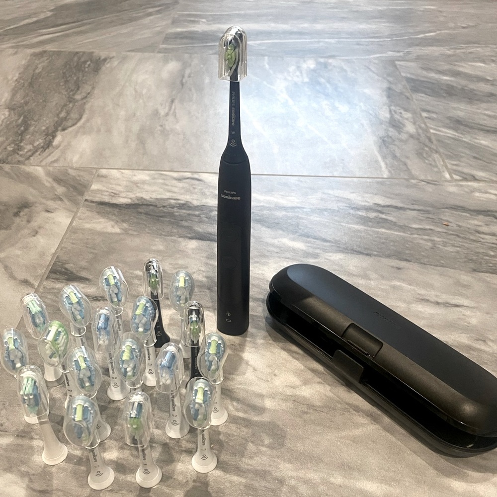 Philips Sonicare Expertclean 7300 HX9610/17 Rechargeable Electric Toothbrush